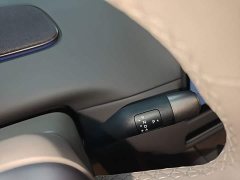 Li Auto i8 Standard Edition - ფოტო 13