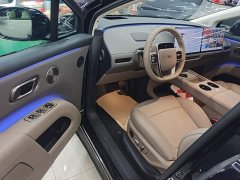 Li Auto i8 Standard Edition - ფოტო 15