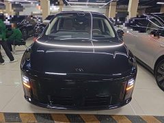 Li Auto i8 Standard Edition - ფოტო 2