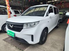 Wuling Hongguang PLUS 1.5L Manual Standard 5-Seater - ფოტო 1