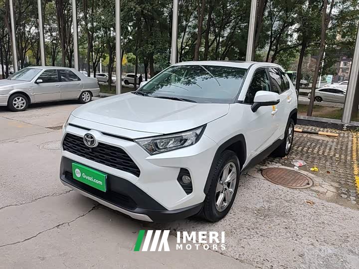 Toyota RAV4 2.0L CVT FWD Fashion Edition
