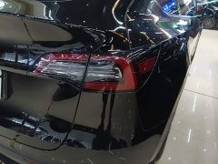 Tesla Model Y Standard Range RWD - ფოტო 7
