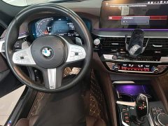 BMW 5 Series 530Li Luxury M Sport Package - ფოტო 9