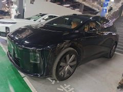 Li Auto i8 Standard Edition - ფოტო 1