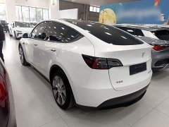 Tesla Model Y Standard Range RWD - ფოტო 4