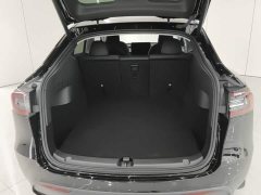 Tesla Model Y Rear-Wheel Drive - ფოტო 18