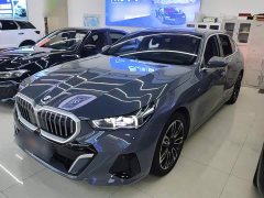 BMW 5 Series 525Li M Sport Package - ფოტო 1