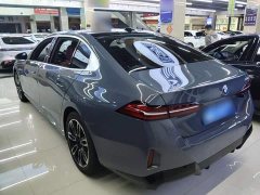 BMW 5 Series 525Li M Sport Package - ფოტო 4