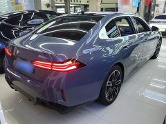 BMW 5 Series 525Li M Sport Package - ფოტო 6
