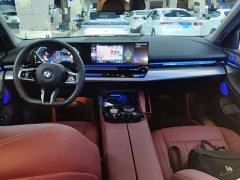 BMW 5 Series 525Li M Sport Package - ფოტო 9