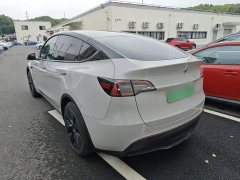 Tesla Model Y Rear-Wheel Drive - ფოტო 4