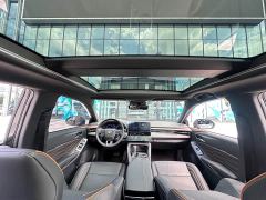 Toyota Camry Hybrid 2.5L XLE Premium - фото 18