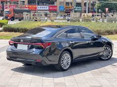 Toyota Camry Hybrid 2.5L XLE Premium - фото 4