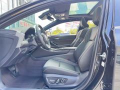 Toyota Camry Hybrid 2.5L XLE Premium - фото 7