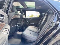 Toyota Camry Hybrid 2.5L XLE Premium - фото 8