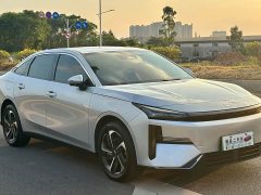 Geely Galaxy L6 EM-i 140km Starship Edition - ფოტო 3