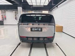Li Auto Li Xiang MEGA Ultra - ფოტო 4