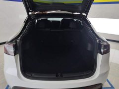 Tesla Model Y Standard Range RWD - ფოტო 4