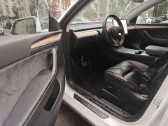 Tesla Model Y Long Range All-Wheel Drive - ფოტო 4