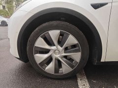 Tesla Model Y Long Range All-Wheel Drive - ფოტო 9