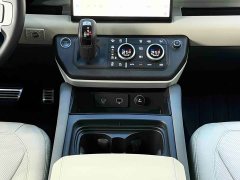 Land Rover Defender 90 3.0T P400 XS - ფოტო 15