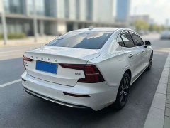 Volvo S60 B4 Smart Luxury Edition - ფოტო 9