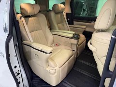 Toyota Alphard Hybrid 2.5L Premium Edition - ფოტო 11