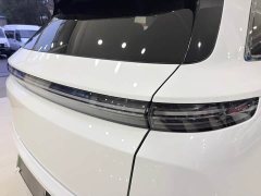 Li Auto L7 Air - ფოტო 16