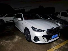 BMW 5 Series 530Li Premier M Sport Package - ფოტო 3