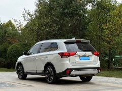 Mitsubishi Outlander 2.4L AWD Enjoy Edition 5-Seater - ფოტო 3