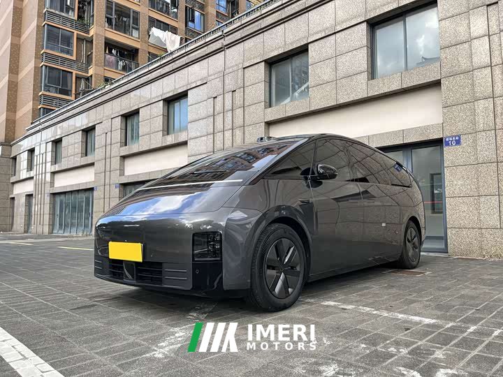 Li Auto MEGA Ultra Smart Refresh Edition