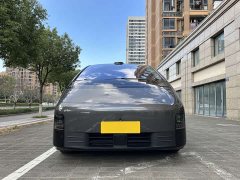 Li Auto MEGA Ultra Smart Refresh Edition - ფოტო 3