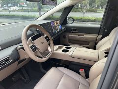 Li Auto MEGA Ultra Smart Refresh Edition - ფოტო 9