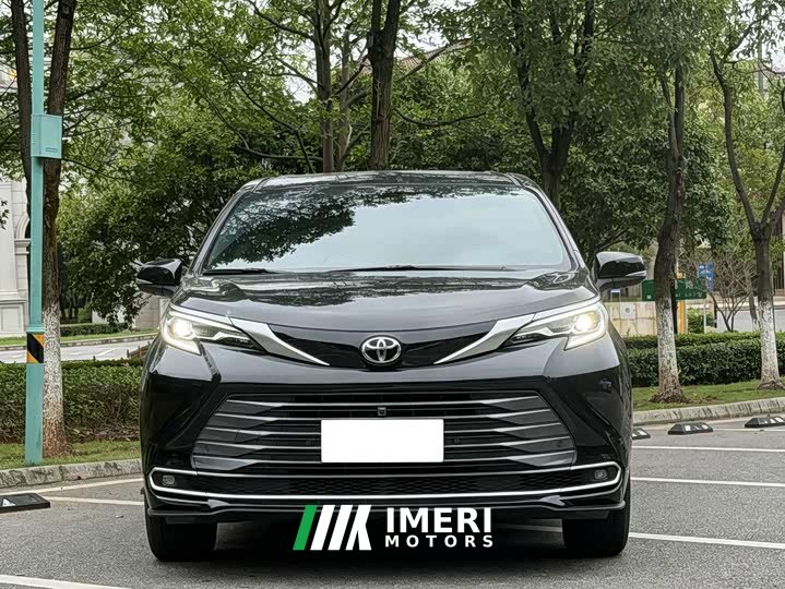 Toyota Sienna 2.5L Hybrid AWD Premium - ავტომობილი ჩინეთიდან