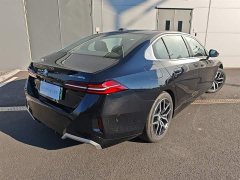 BMW i5 eDrive 35L M Sport Package - ფოტო 8
