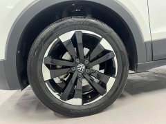 Volkswagen Touran 200TSI DSG Smart Connected Edition - ფოტო 7