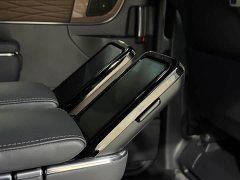 Toyota Alphard Hybrid 2.5L Premium Edition - ფოტო 17