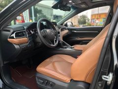 Toyota Camry Hybrid Luxury - ფოტო 4