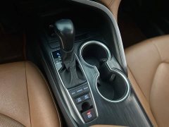 Toyota Camry Hybrid Luxury - ფოტო 8