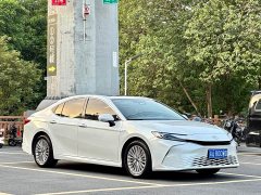 Toyota Camry Hybrid 2.0L HGVP Luxury - ფოტო 3