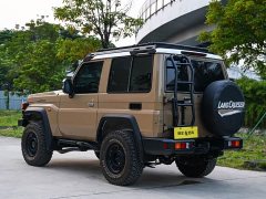 Toyota Land Cruiser (Imported) LC71 4.0L Middle East Version - ფოტო 3