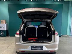 Li Auto Ideal L8 Air - ფოტო 6