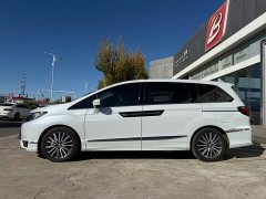Honda Odyssey 2.0L e:HEV Luxury - ფოტო 11