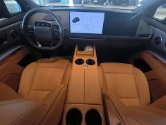 Li Auto i8 Standard Edition - ფოტო 8