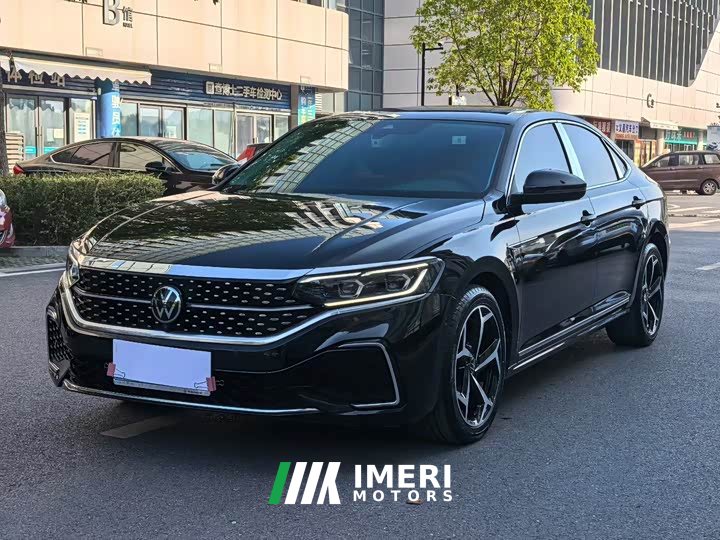 Volkswagen Passat 380TSI Starry Sky Luxury Edition