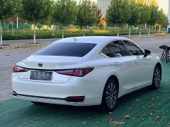 Lexus ES 200 Excellence Edition - ფოტო 4