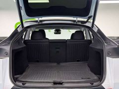 Tesla Model Y Long Range All-Wheel Drive - ფოტო 16
