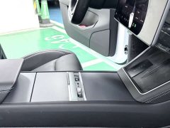 Tesla Model Y Long Range All-Wheel Drive - ფოტო 9