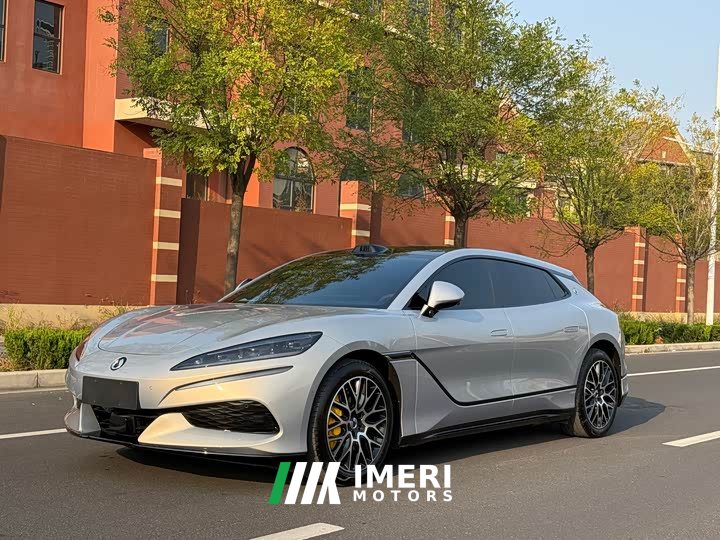 Denza Z9GT Flash Charge Premium Edition