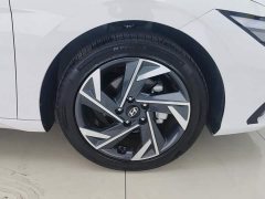 Hyundai Elantra 1.5L CVT LUX Prestige Edition - ფოტო 6